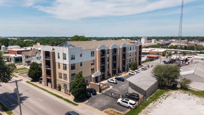 /international/us/623-w-walnut-street-springfield-mo-110108533739/