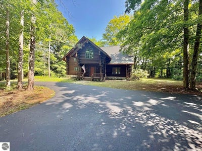 /international/us/18821-moore-road-thompsonville-mi-110119766093/