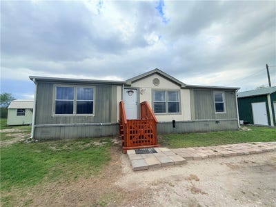 /international/us/1312-antonia-street-sinton-tx-110120146777/