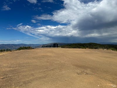 /international/us/12980-adobe-creek-road-hopland-ca-110109555841/