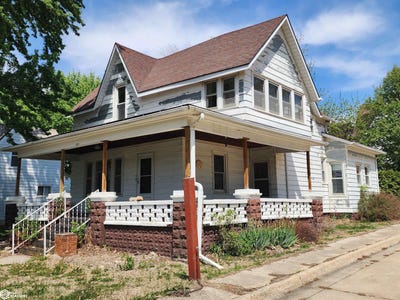 /international/us/305-taylor-street-ida-grove-ia-110107938189/