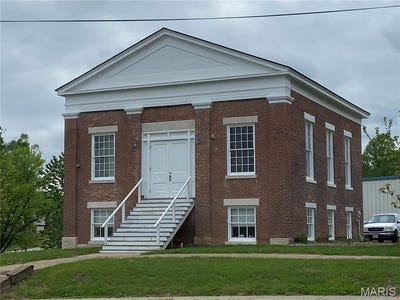 /international/us/109-n-4th-street-la-grange-mo-110099262535/