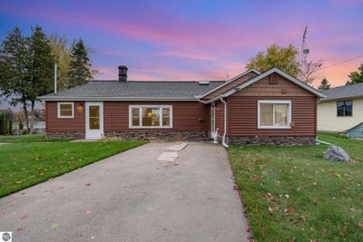/international/us/5711-lakeview-drive-hale-mi-110107931634/