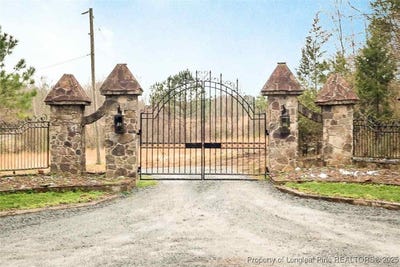 /international/us/walnut-springs-road-goldston-nc-110097139912/