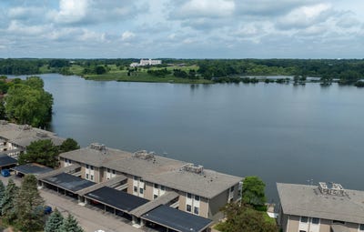 /international/us/873-cliffs-drive-ypsilanti-mi-110109085166/
