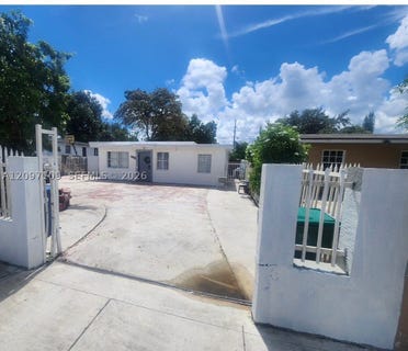 /international/us/3042-nw-95th-ter-miami-fl-110120030239/