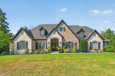 /international/us/1323-royal-avenue-centerton-ar-110119995436/