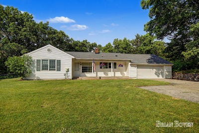 /international/us/4383-honey-creek-avenue-ne-ada-mi-110108666759/