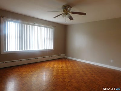 /international/us/45-oakview-circle-bridgeport-ct-110107661999/