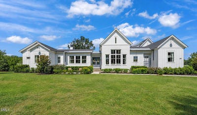 /international/us/648-hunter-glenn-lane-siler-city-nc-110109377626/