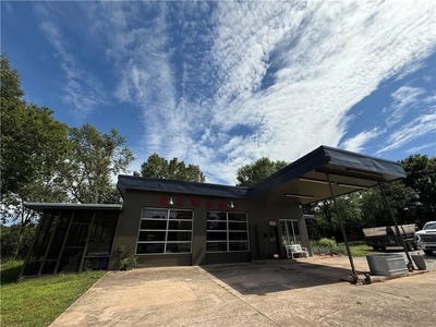 /international/us/21633-e-highway-45-fayetteville-ar-110100770254/