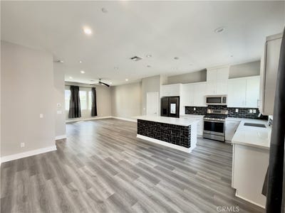 /international/us/977-e-mason-lane-anaheim-ca-110107283549/