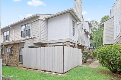 /international/us/1304-e-bayou-parkway-lafayette-la-110120750754/