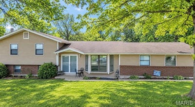 /international/us/111-valvero-drive-st-charles-mo-110120752527/