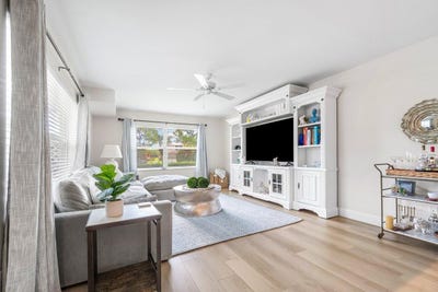 /international/us/2401-sw-danbury-lane-palm-city-fl-110098918330/