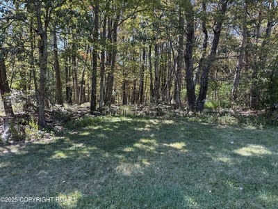 /international/us/winona-rd-21-mount-pocono-pa-110102415975/