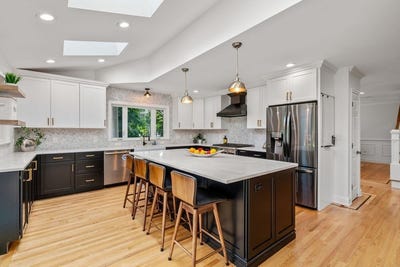 /international/us/53-w-plain-st-wayland-ma-110107894949/