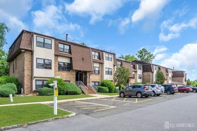 /international/us/1909-raspberry-court-edison-nj-110108345480/