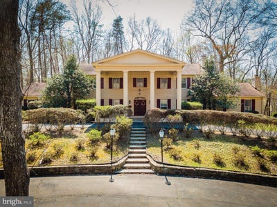 /international/us/10525-summerwind-lane-fairfax-station-va-110108232884/