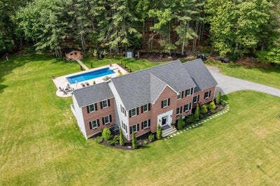 /international/us/324-old-harvard-rd-boxborough-ma-110108391922/