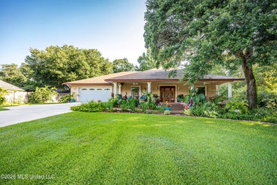 /international/us/12-gulfview-drive-ocean-springs-ms-110119947402/