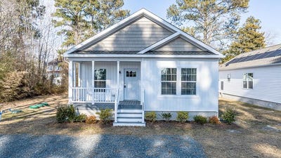 /international/us/24095-willis-st-parksley-va-110105766526/