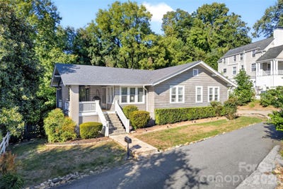 /international/us/26-hillside-drive-marion-nc-110120136393/