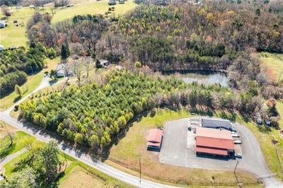 /international/us/holly-springs-road-mount-airy-nc-110106916187/