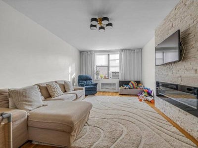 /international/us/2-west-end-ave-brooklyn-ny-110099964094/