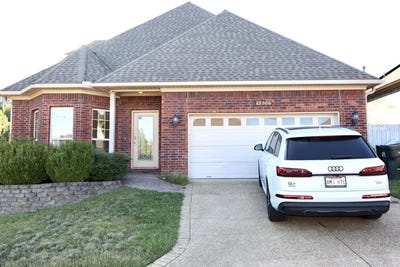 /international/us/15300-governors-lake-drive-little-rock-ar-110120482534/