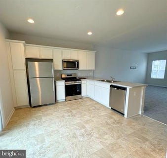 /international/us/146-galaxy-place-stephenson-va-110099129534/