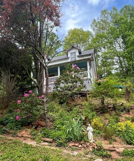 /international/us/29-regal-ave-sylva-nc-110107079711/