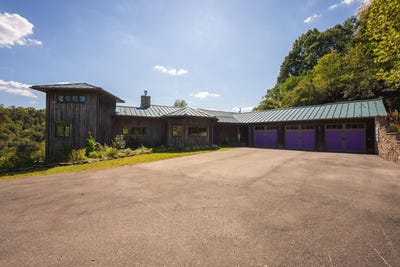 /international/us/3420-little-sancho-creek-rd-middleboure-wv-110102352174/
