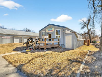 /international/us/930-harding-street-belle-fourche-sd-110106269501/