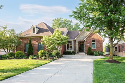 /international/us/2462-winged-foot-court-ann-arbor-mi-110108539555/