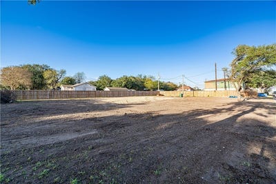 /international/us/400-w-turner-lot-1-odem-tx-110103988547/