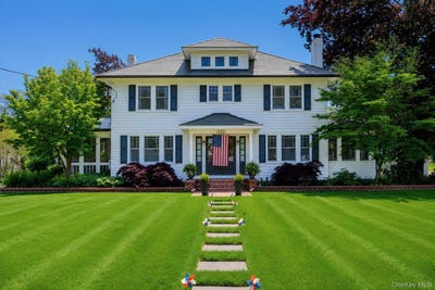 /international/us/119-hubbard-avenue-riverhead-ny-110108378858/