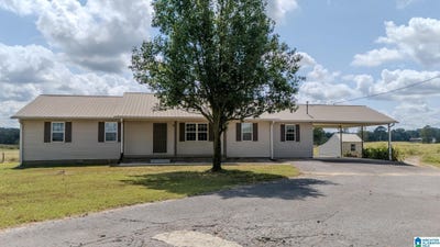 /international/us/8465-highway-9-centre-al-110119969225/