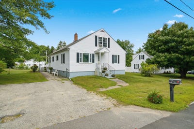 /international/us/12-wathen-road-bedford-nh-110120413262/