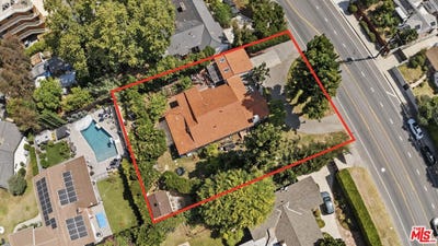 /international/us/5535-hazeltine-ave-sherman-oaks-ca-110108694379/
