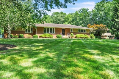 /international/us/8001-robin-lane-brecksville-oh-110101029026/