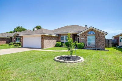 /international/us/648-ridgehill-drive-burleson-tx-110101124816/