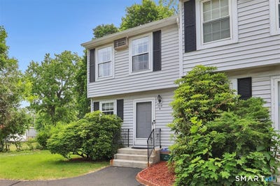 /international/us/104-oakland-street-manchester-ct-110108714461/