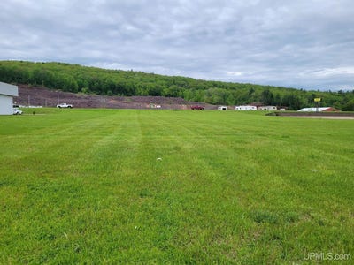 /international/us/w8141-us2-highway-iron-mountain-mi-110092273390/