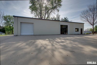 /international/us/2503-locust-street-quincy-il-110107993552/