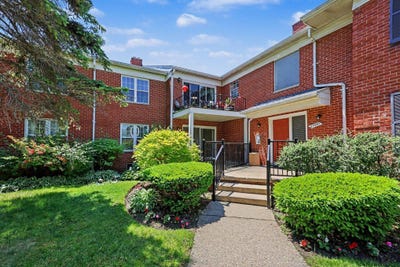 /international/us/27653-w-echo-valley-w-farmington-hills-mi-110108706615/