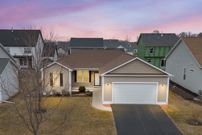 /international/us/21-w-winterberry-avenue-cortland-il-110108979259/