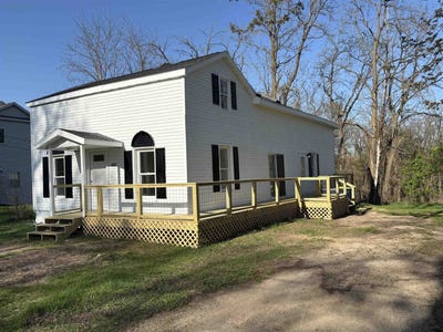 /international/us/402-s-main-street-necedah-wi-110099235247/?lang=en