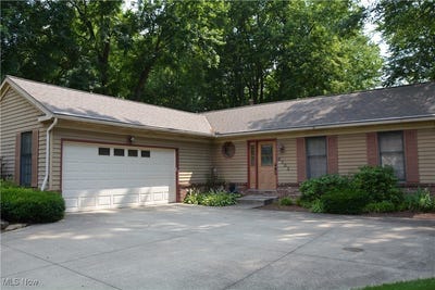 /international/us/8303-bradfords-gate-road-olmsted-falls-oh-110100923714/