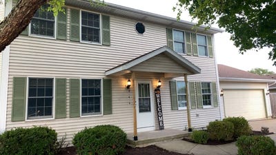 /international/us/304-brynn-drive-manhattan-il-110101523190/